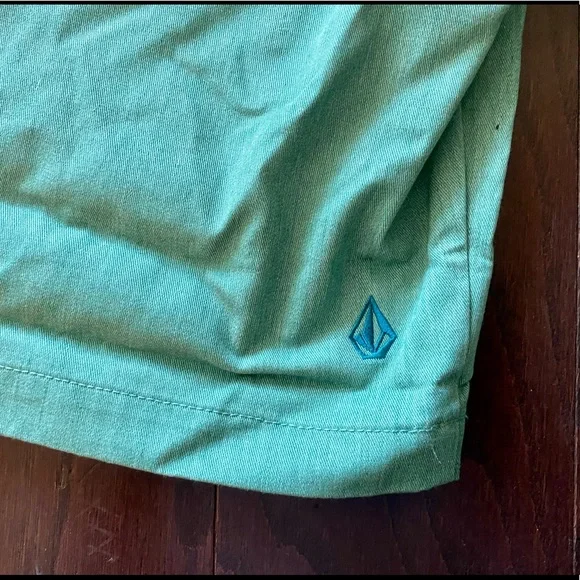 2 bundle Volcom Shorts - Picture 5 of 9